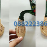 21. Medali 3D Gold