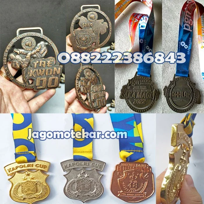 pembuat medali cor