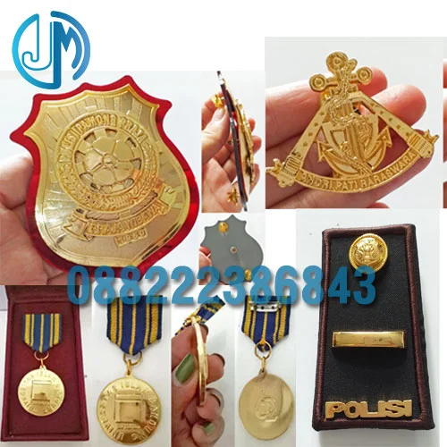 lencana-pin